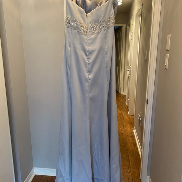 Strapless evening gown - Picture 2 of 5